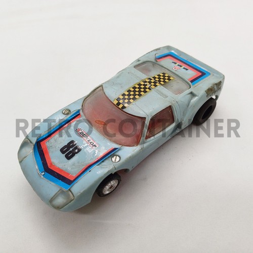 Voiture sous scalextric - voiture,