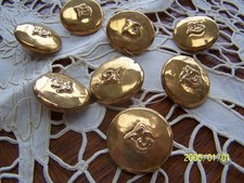 Beau bouton ancien en