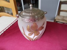 Ancien seau à biscuits, en verre émaillé et régule argenté, décor d'iris.
