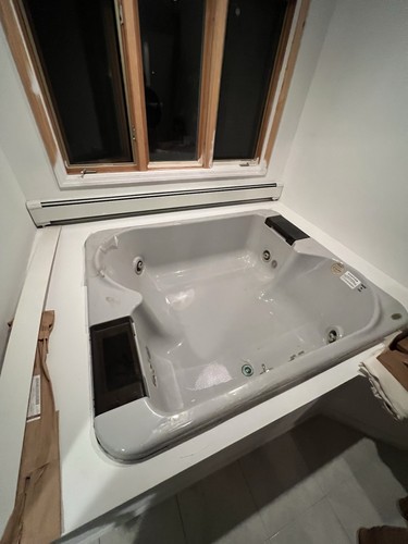 Jacuzzi white corner - corner, indoor