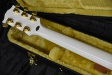 Epiphone inspiré par Gibson