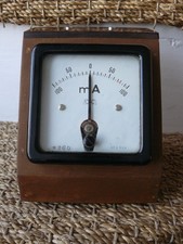 Vintage Milliampèremètre (mA) C.C dans coffret bois. Mesure 0-100