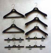 LOT DE 9 CINTRES DE 3 SORTES