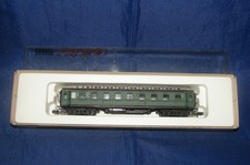 ARNOLD N VOITURE VOYAGEURS