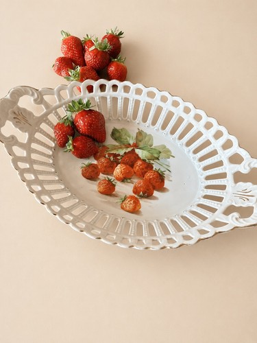 Grand plat ajouré - , en