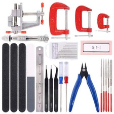 Lot de 35 outils de modélisme