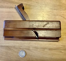 outils anciens, old tool, beau rabot bois en cormier,lame peugeot frères...