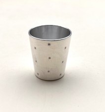gobelet / verre à liqueurs /