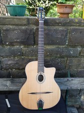 GUITARE JAZZ  MANOUCHE BOUCHE