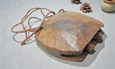 Cloche En Bois Antique Animaux