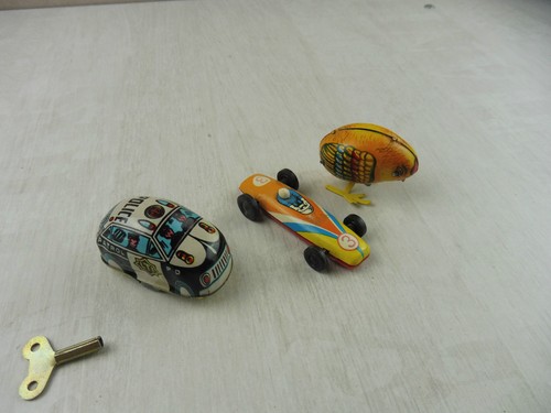Lot jouets tôle - de,