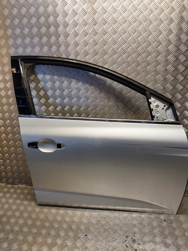 Porte avant droite - droite,