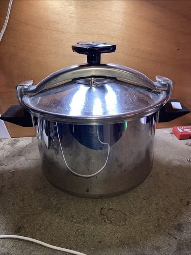 Ancienne cocotte minute - (d, 91)