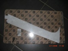 adhésif autocollant montant