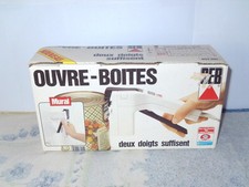 ? OUVRE-BOITES VINTAGE AVEC SUPPORT MURAL - « MARQUE SEB » - EN BON ÉTAT - 1991