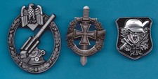 LOT DE 3 BADGE INSIGNE BROCHE