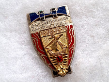 Un insigne " Sapeurs Pompiers