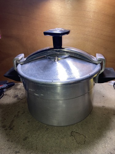 Ancienne cocotte minute - cocotte,