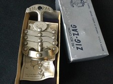 ancien tire bouchon/décapsuleur ZIG ZAG /boite d'origine/ mode d 'emploi 1950