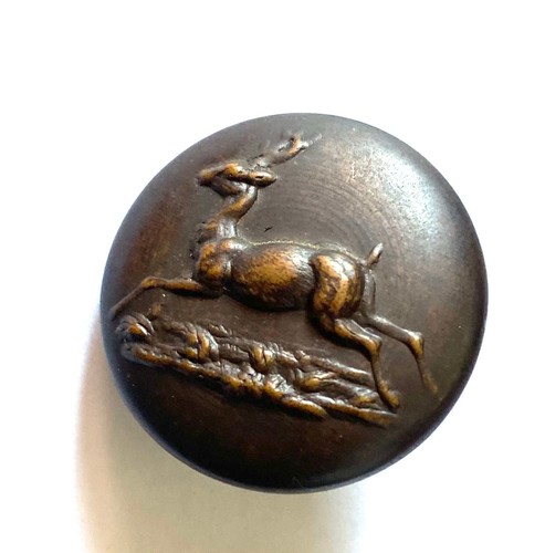 Antique hunting button - , veneer