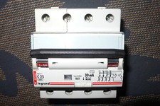 Disjoncteur differentiel - disjoncteur,