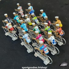 Année 2007 - 20 cyclistes miniatures - Tour de france Giro - Cycling figure