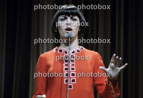 Mireille mathieu exclusive - mireille,