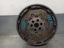 038105264J volant moteur