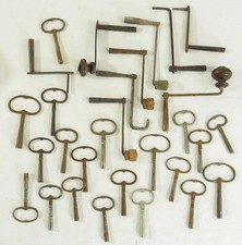 LOT DE 29 CLEFS CLES PENDULE HORLOGE COMTOISE EPOQUE 19 eme SIECLE