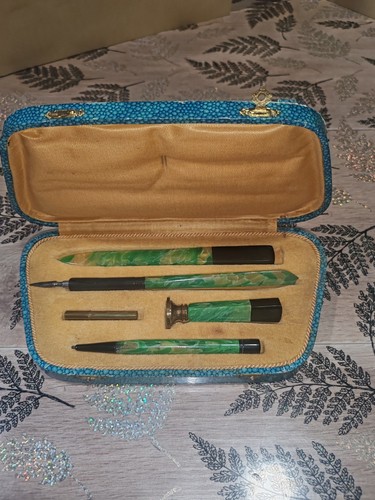 Rare ensemble nécessaire - ensemble, de