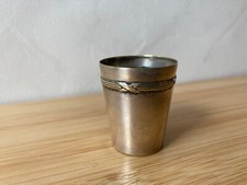 Godet à liqueur en métal argenté - poinçon E.S - décor filets et croix St André