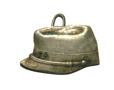 pendentif avec képi piou piou
