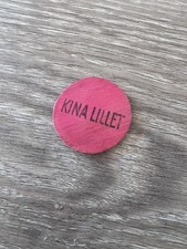 Pion ancien Kina Lillet rouge vintage en bois - objet publicitaire