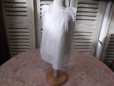 Vêtement ancien d'enfant