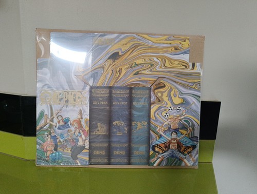 One piece coffret - one, vide