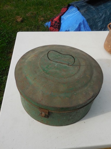 Ancienne boite militaire - , de