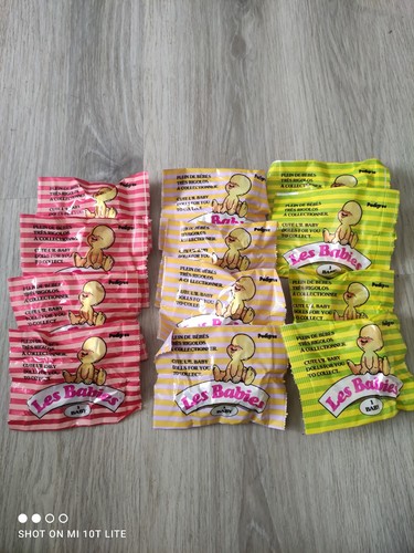 Lot sachets figurines - 12,