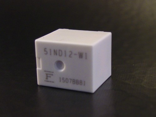 Relais monostable inverseur - monostable, 1