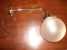 Grande applique en métal chromé et verre boule vintage