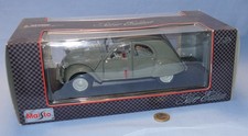 Maisto 1/18 : Citroën 2cv de