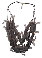 COLLIER ; BOIS et TISSUS