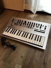 KORG Minilogue Synthétiseur analogique polyphonique