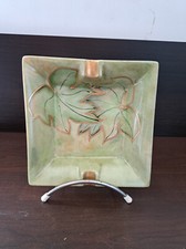 Cendrier en porcelaine de Limoges , signé et daté par le décorateur.