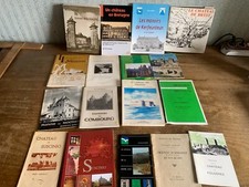 Lot de 17 livres et fascicules sur les manoirs et châteaux de Bretagne