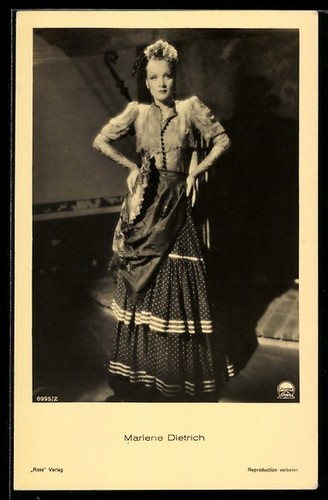Carte postale portrait - , actrice
