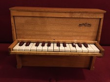 toy piano Michelsonne Paris 25