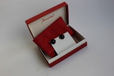 BACCARAT Clips d'oreilles cabochon onyx or 18 K (29152)