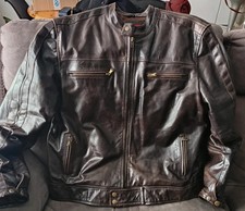 beau blouson en cuir  homme  marque mr leather taille  marqué 5XL très bon état