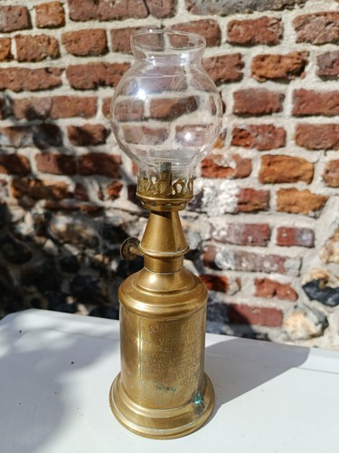 Ancienne lampe dorée - , à
