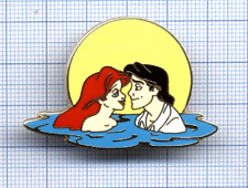 Pin's Disney La petite Sirène Little Mermaid Ariel & Eric Kissing Under MOON SUN